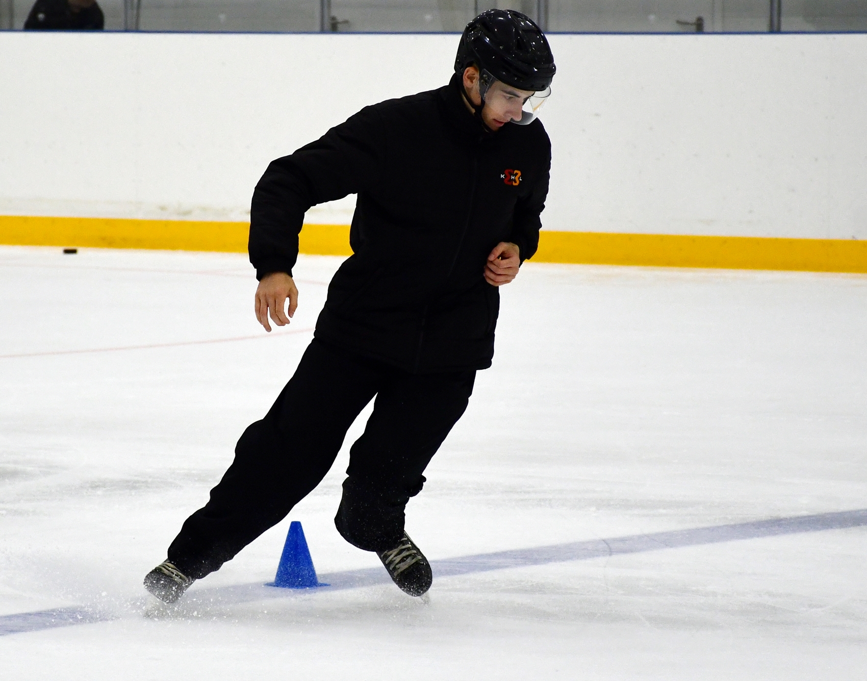 Фото: Сборы судей ФХМ, сдача нормативов на льду