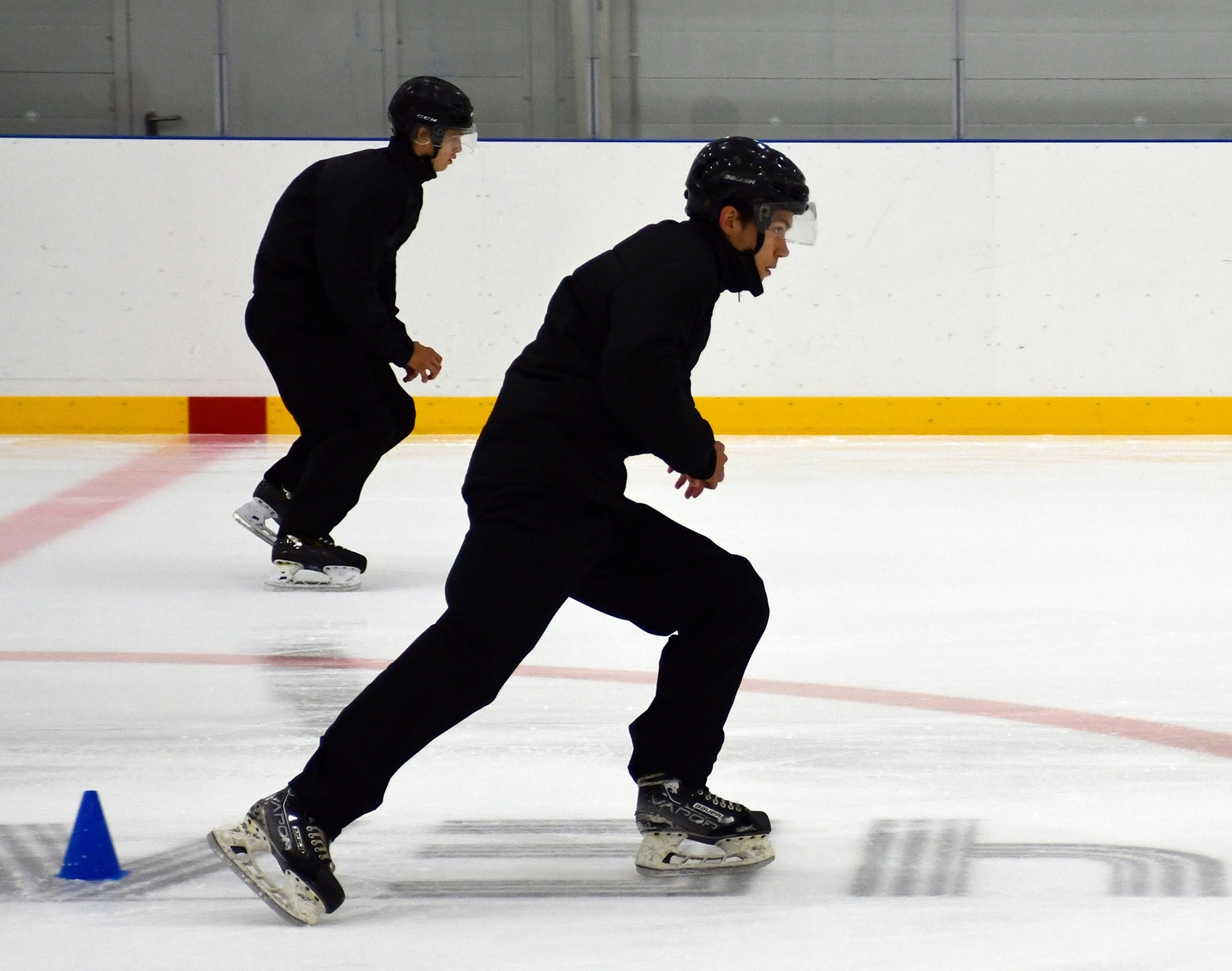 Фото: Сборы судей ФХМ, сдача нормативов на льду