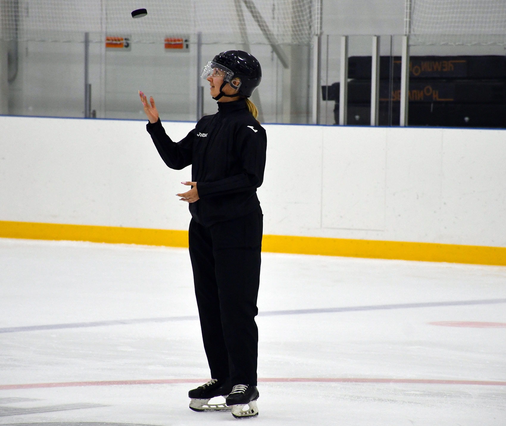 Фото: Сборы судей ФХМ, сдача нормативов на льду