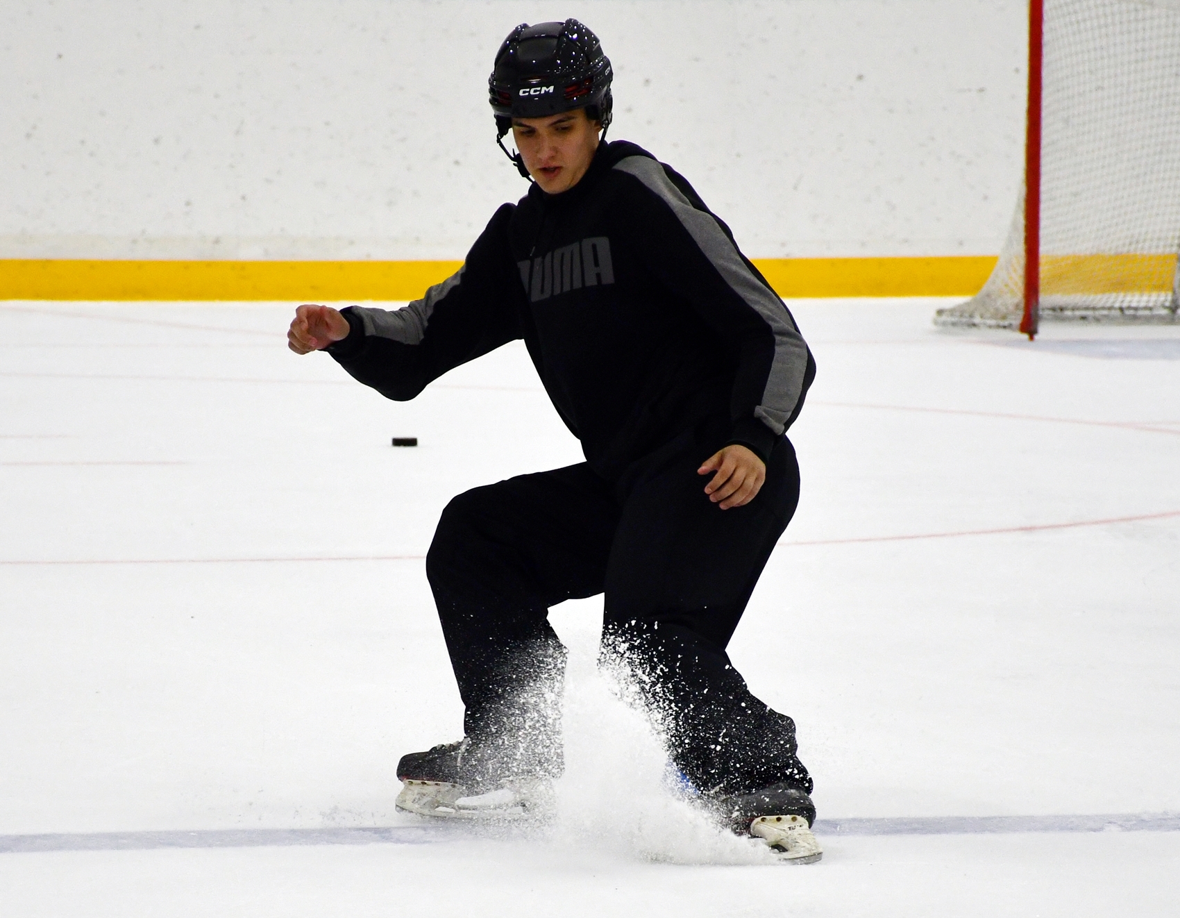 Фото: Сборы судей ФХМ, сдача нормативов на льду