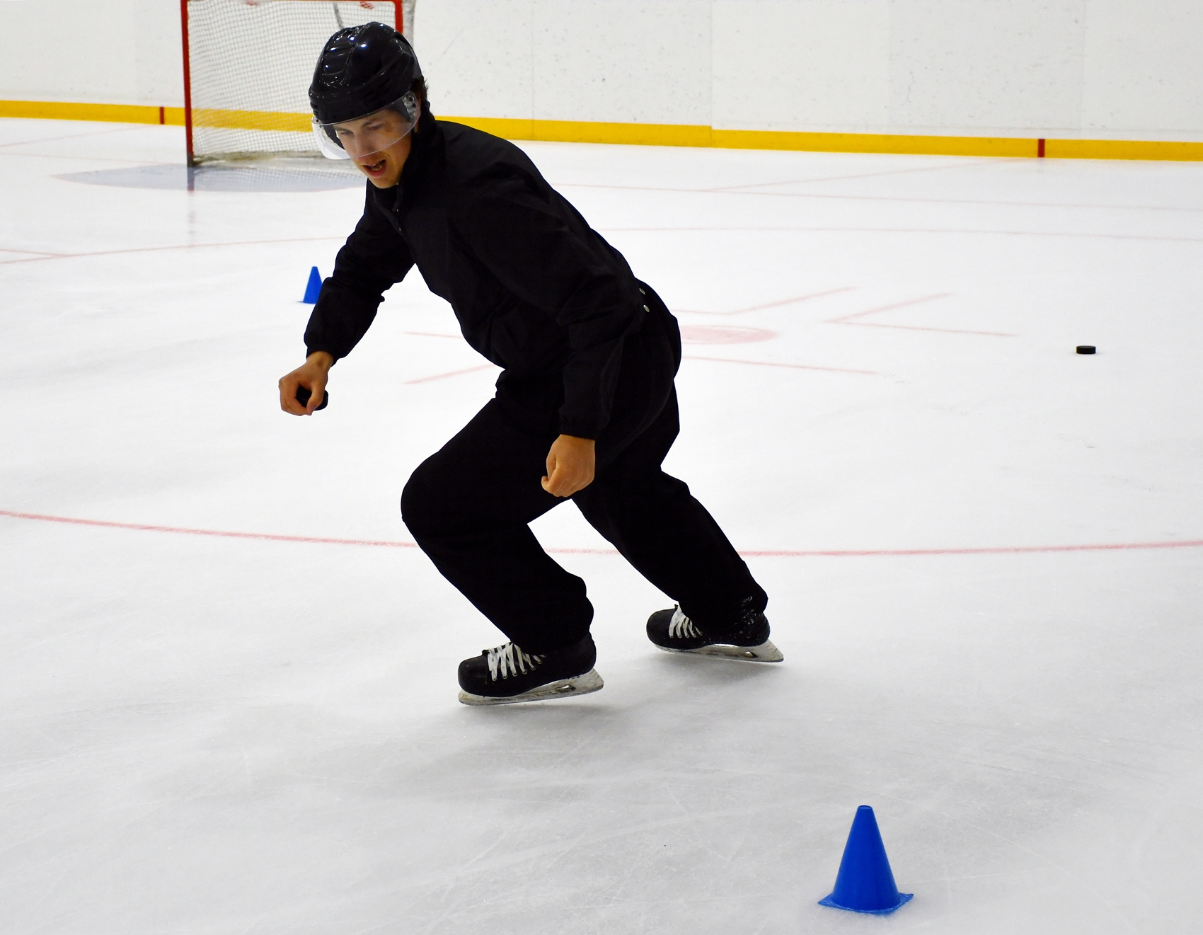 Фото: Сборы судей ФХМ, сдача нормативов на льду