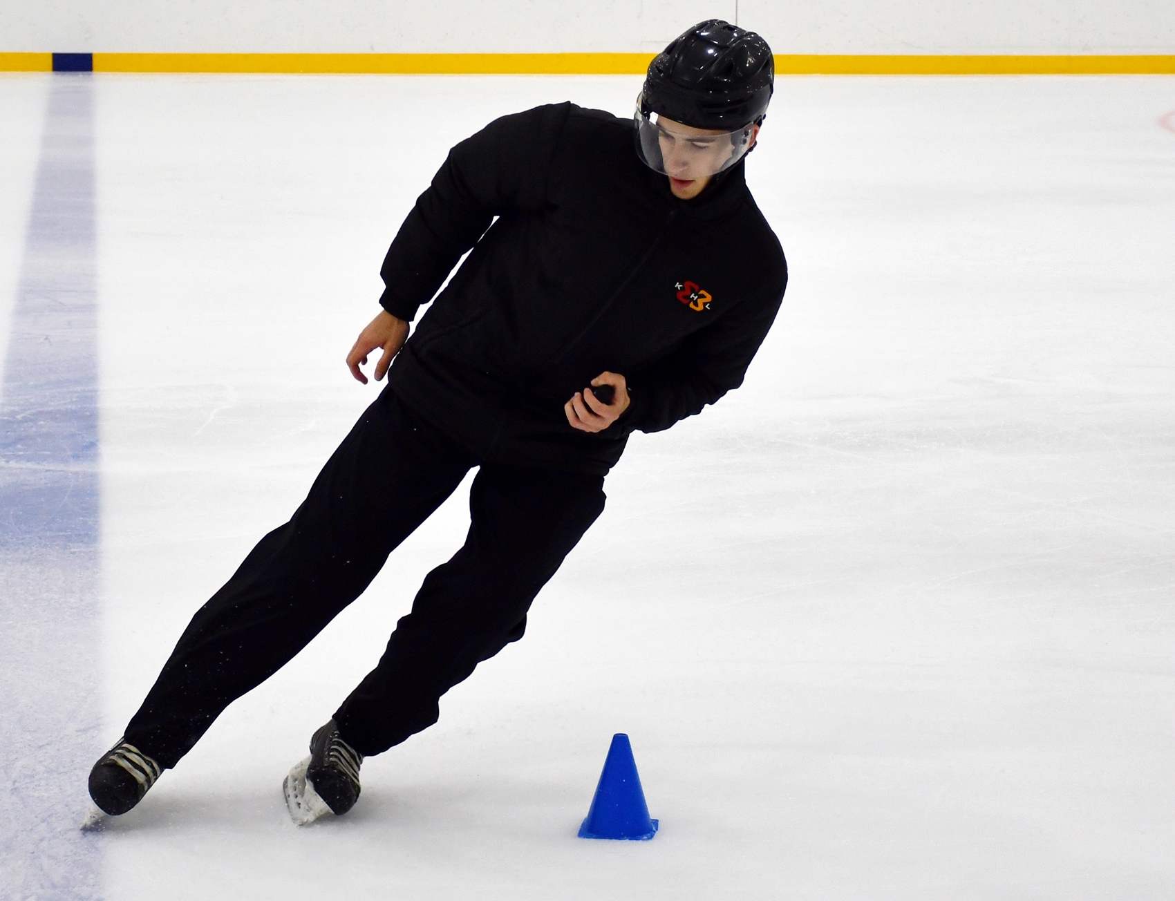 Фото: Сборы судей ФХМ, сдача нормативов на льду