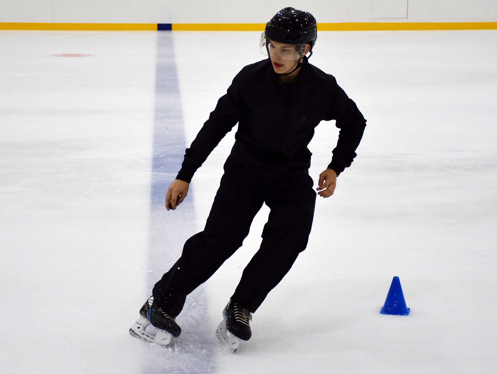 Фото: Сборы судей ФХМ, сдача нормативов на льду