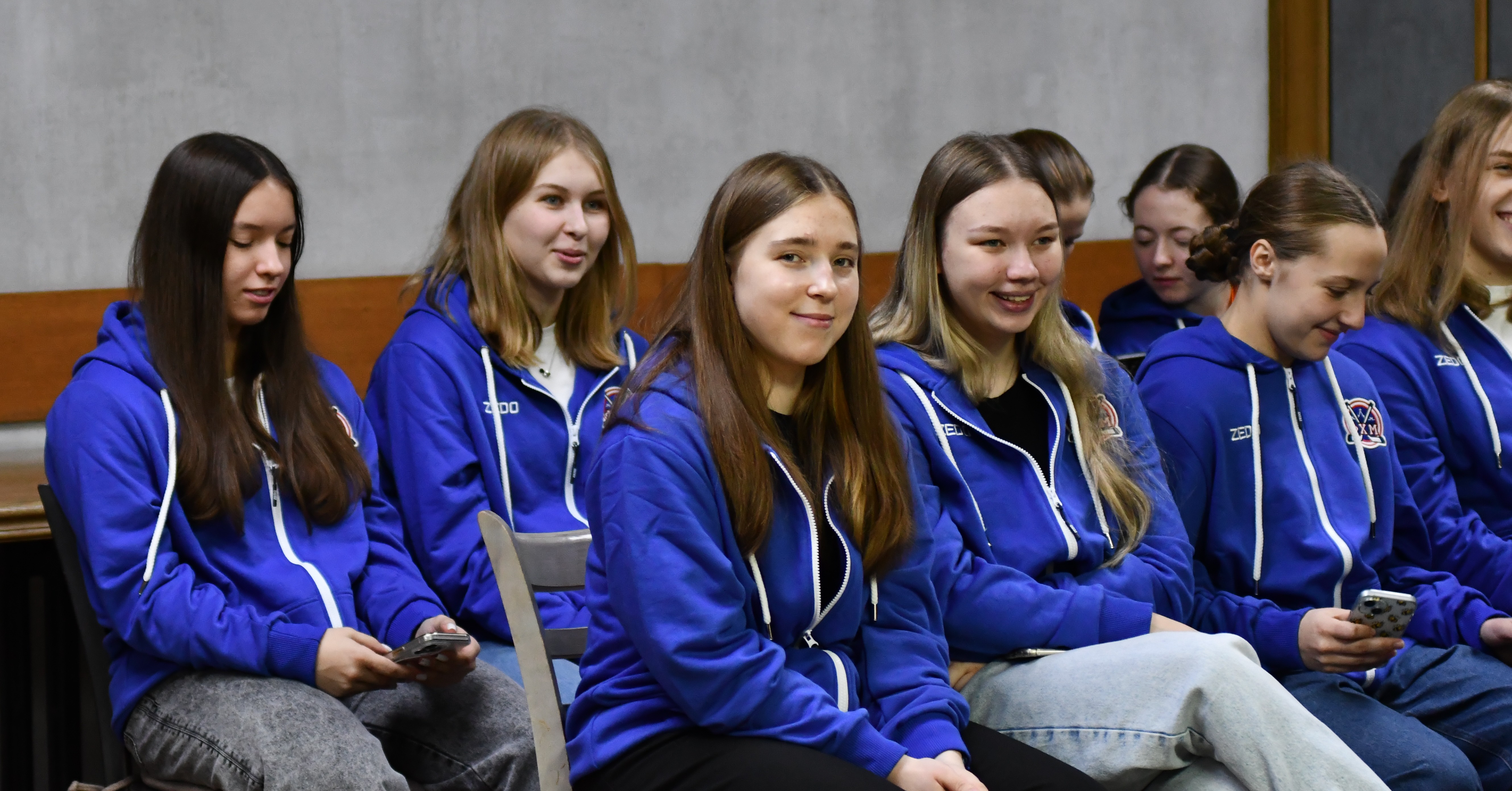 Фото: Встреча женских сборных Москвы с Андреем Николишиным