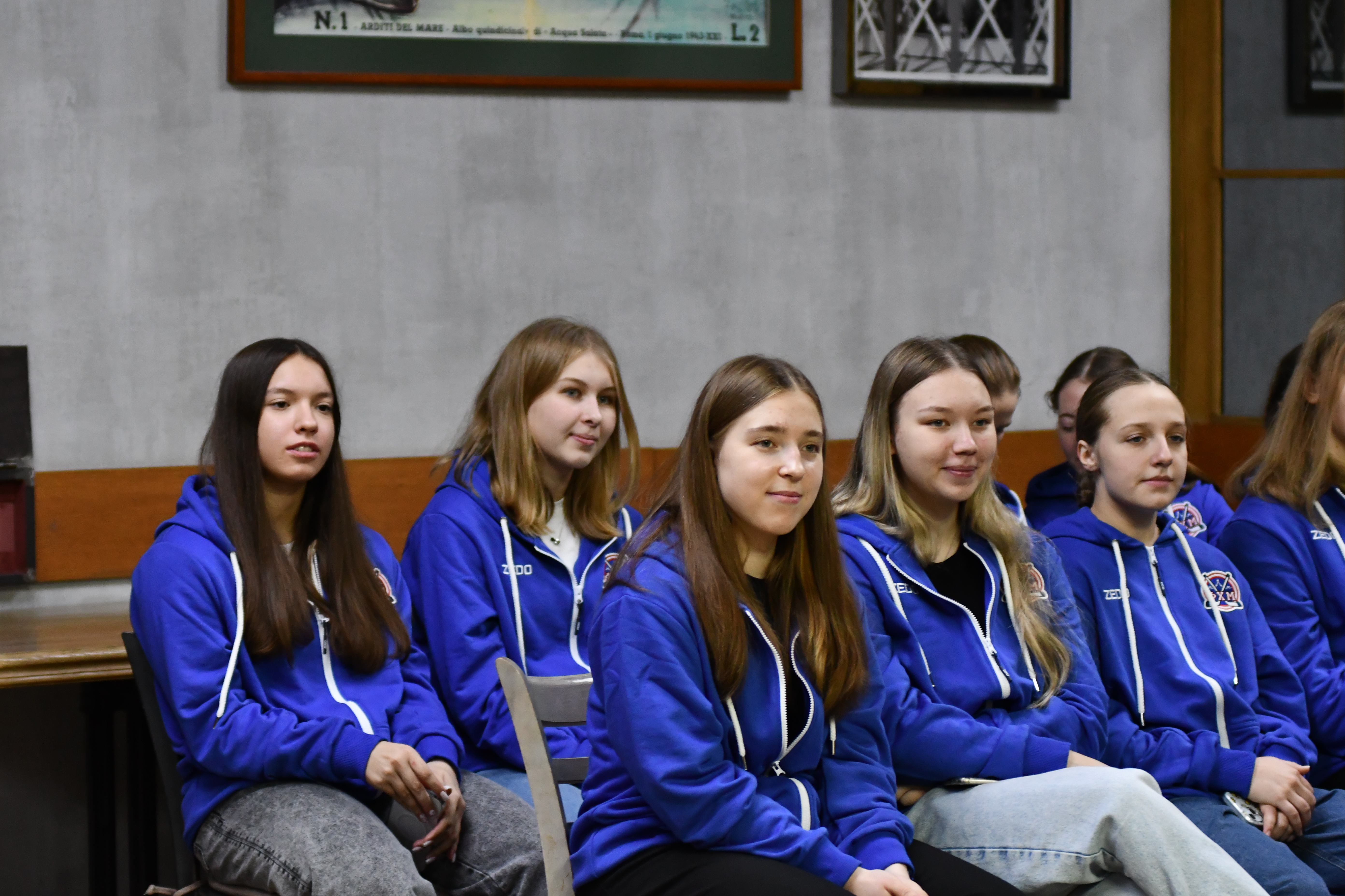 Фото: Встреча женских сборных Москвы с Андреем Николишиным