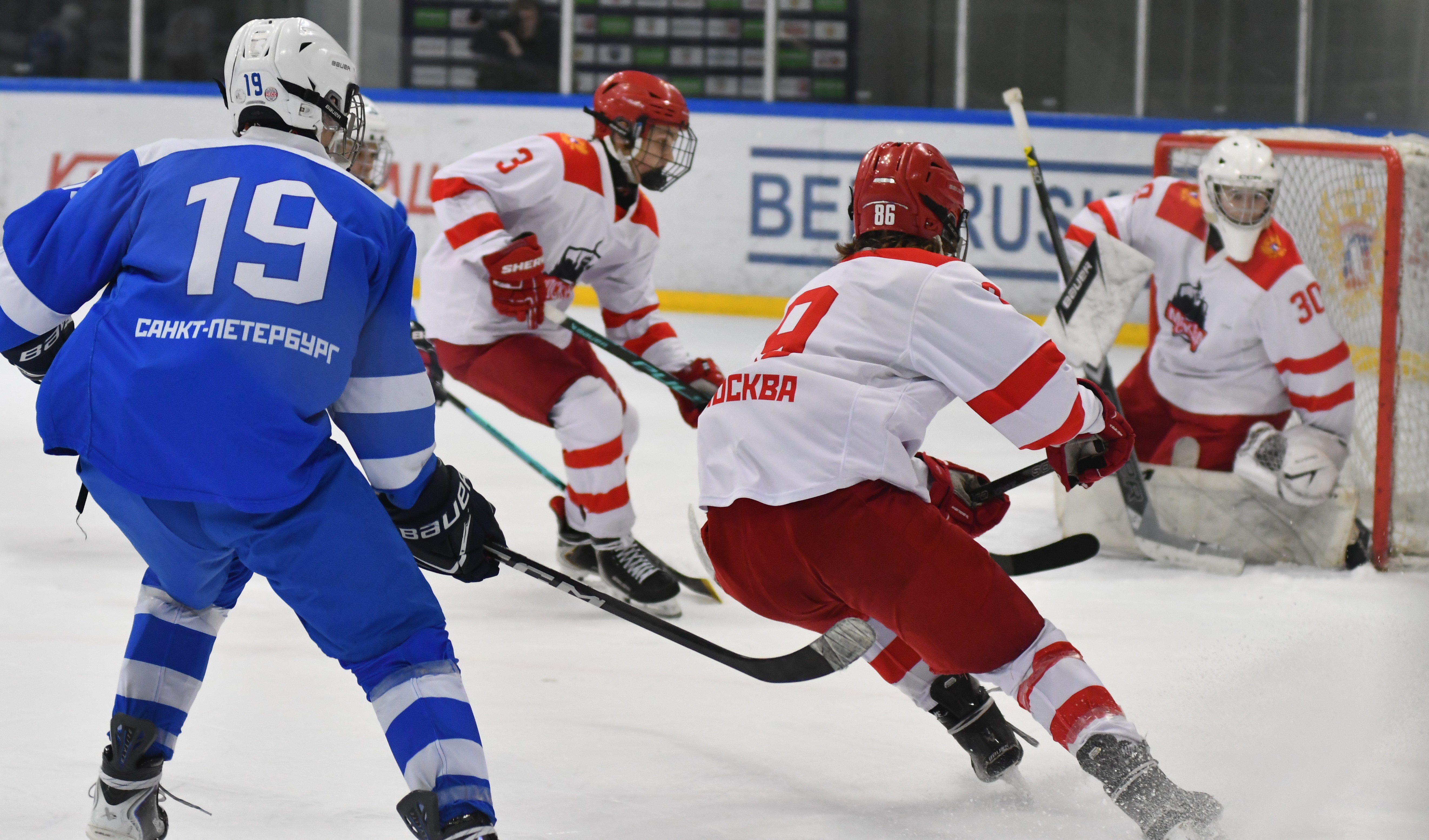 Фото: Сб. Санкт-Петербурга - сб. Москвы 2012