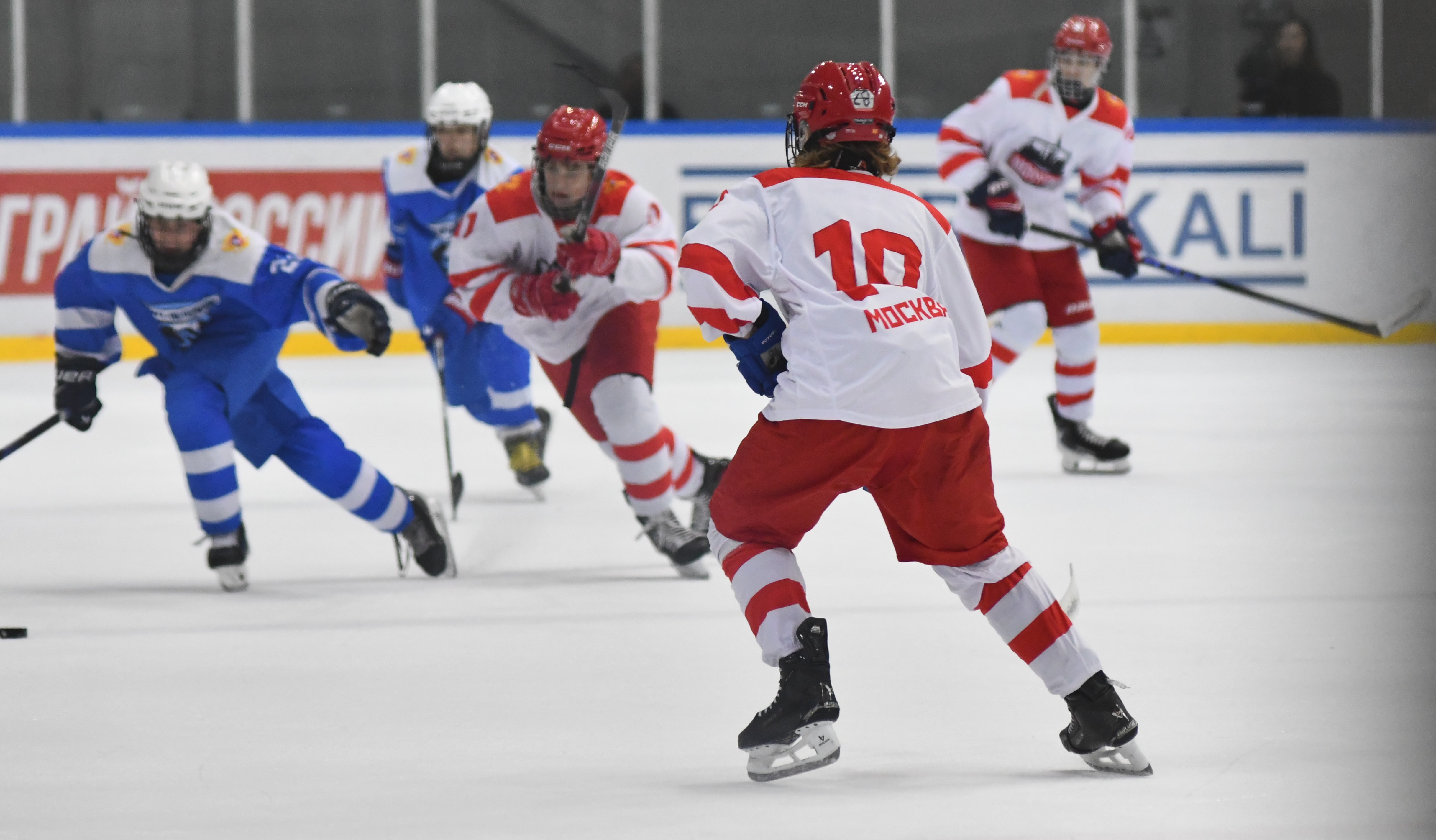 Фото: Сб. Санкт-Петербурга - сб. Москвы 2012