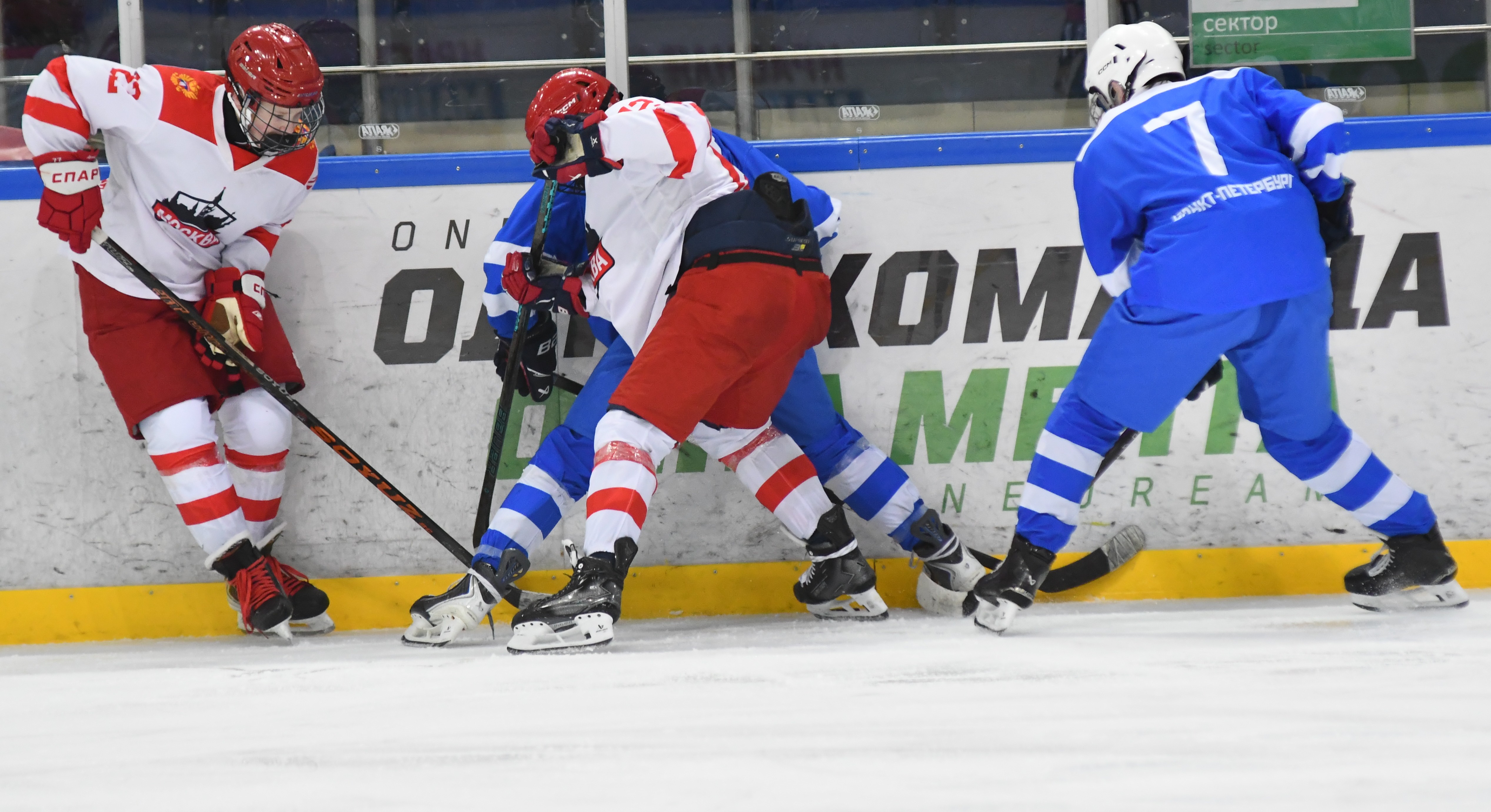 Фото: Сб. Санкт-Петербурга - сб. Москвы 2012
