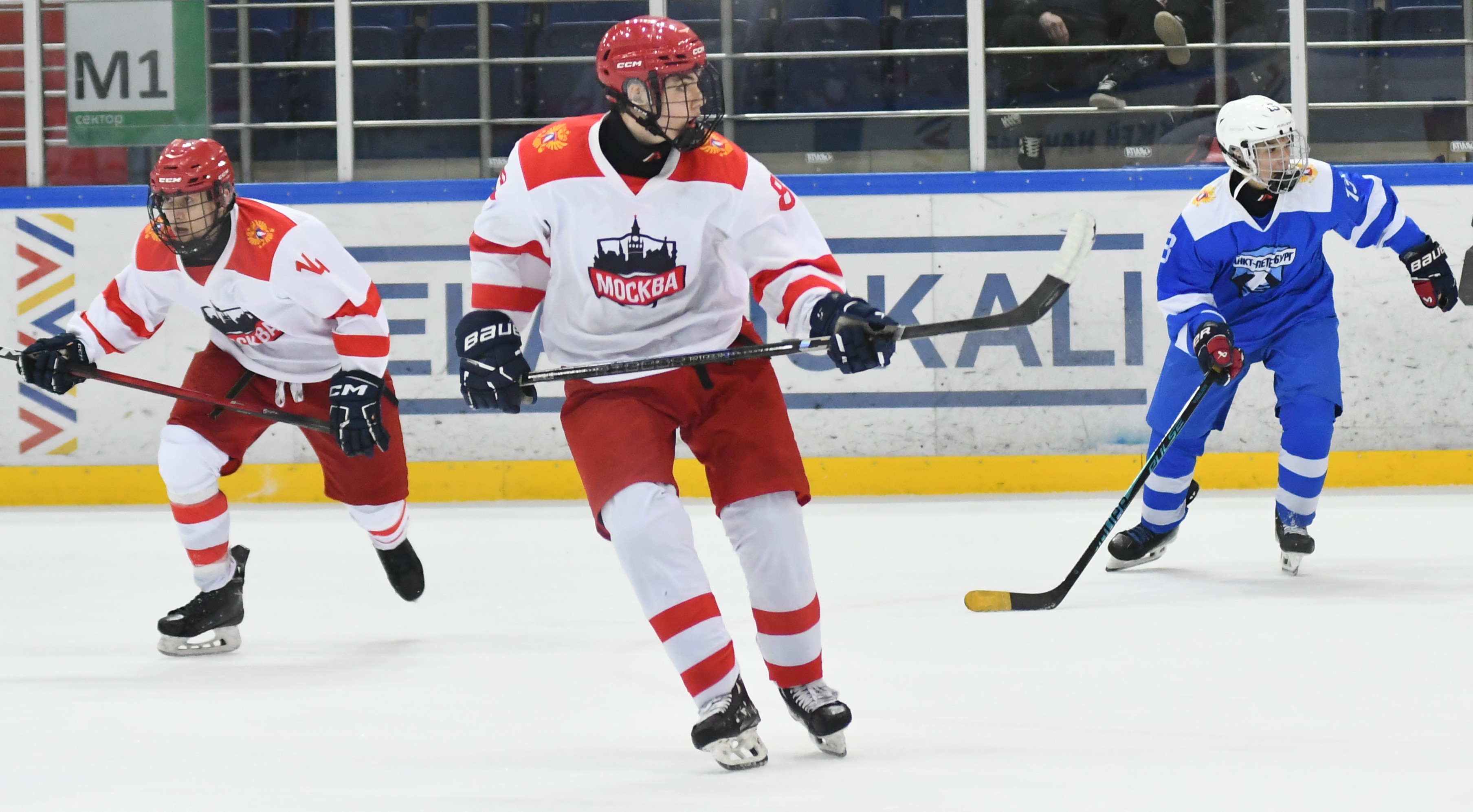 Фото: Сб. Санкт-Петербурга - сб. Москвы 2012