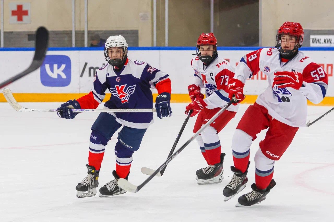 Фото: Крылья Советов - Локомотив 2004 2011