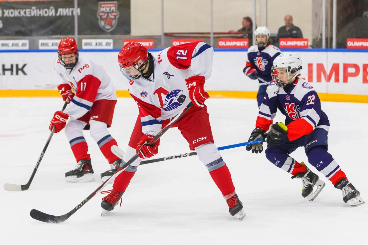 Фото: Крылья Советов - Локомотив 2004 2011