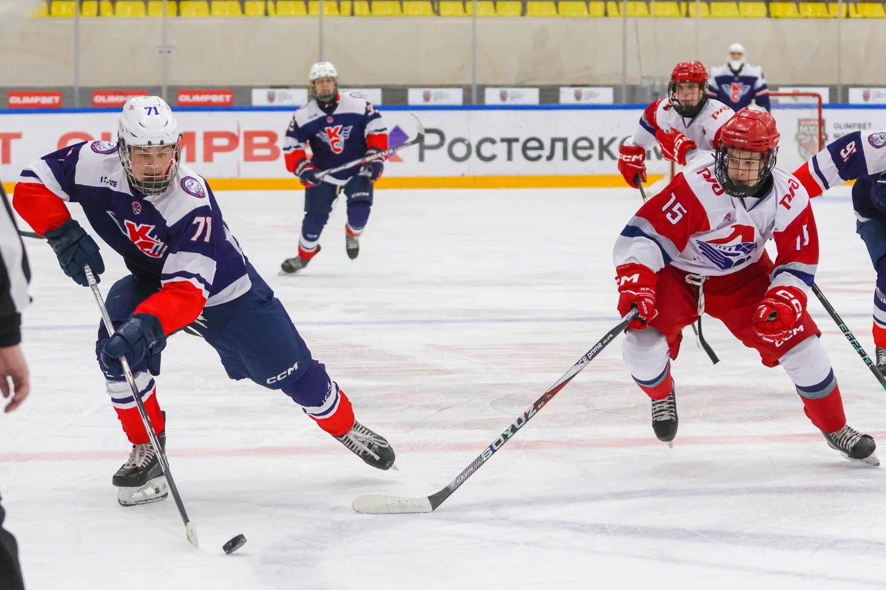 Фото: Крылья Советов - Локомотив-2004 2010 