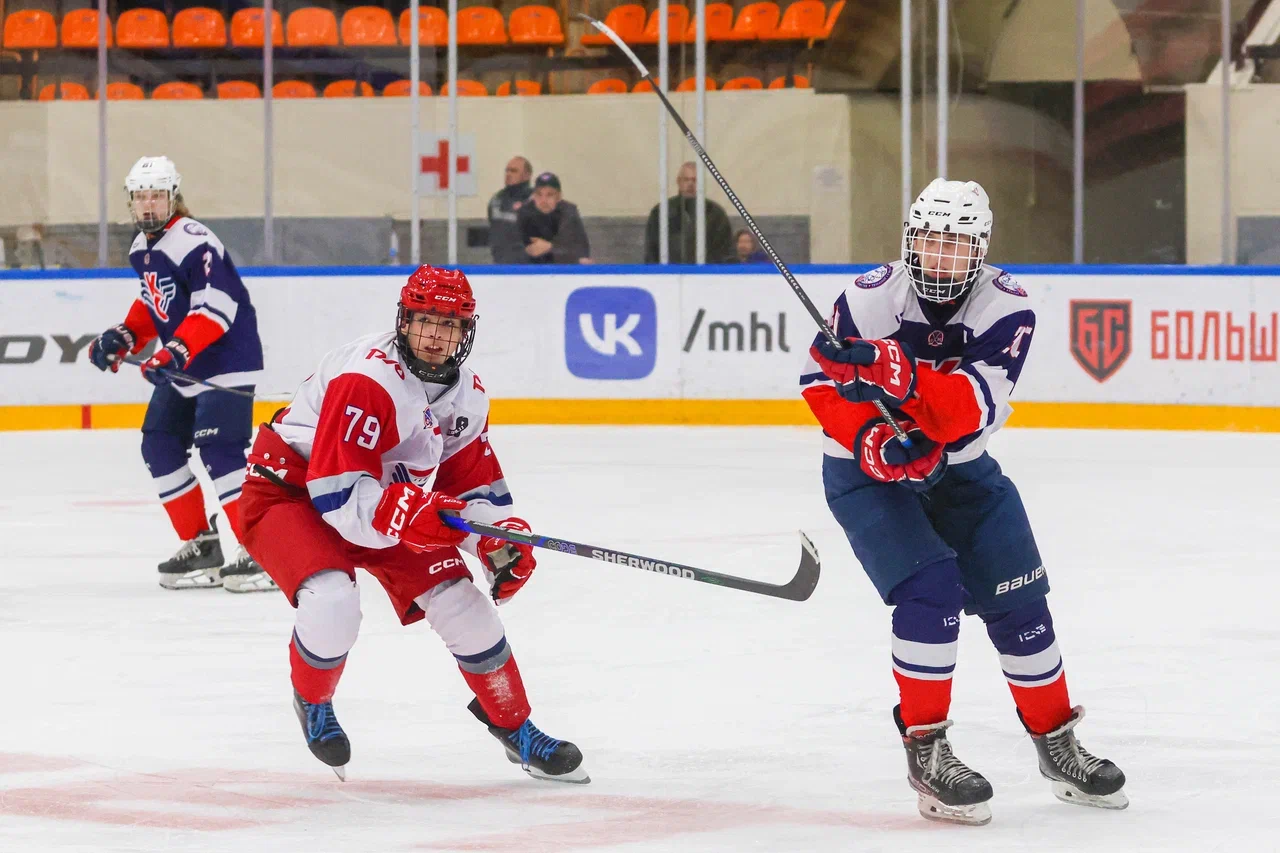 Фото: Крылья Советов - Локомотив-2004 2010 