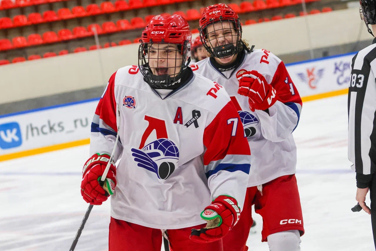 Фото: Крылья Советов - Локомотив-2004 2010 