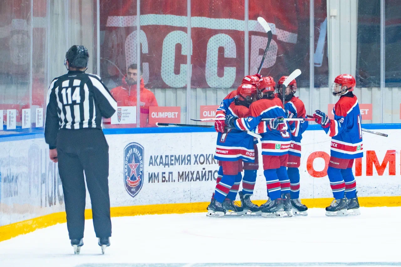 Фото: Академия Михайлова - Красная Машина Юниор 2014