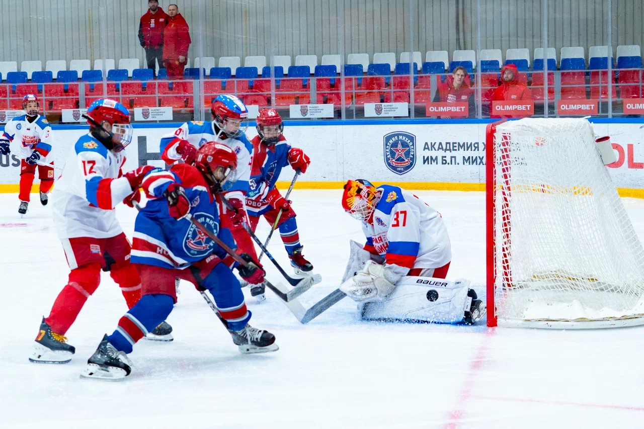 Фото: Академия Михайлова - Красная Машина Юниор 2014