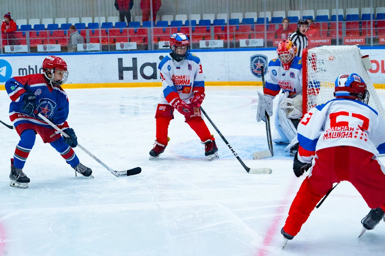 Фото: Академия Михайлова - Красная Машина Юниор 2014