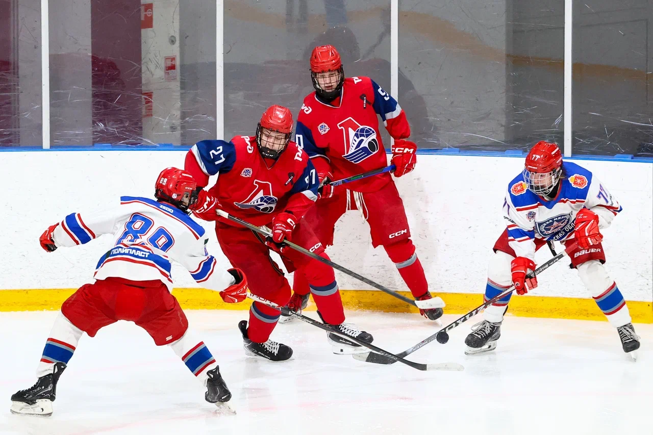 Фото: Локомотив - Академия Михайлова (Новомосковск) 2009