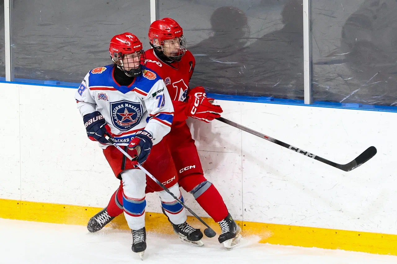 Фото: Локомотив - Академия Михайлова (Новомосковск) 2009