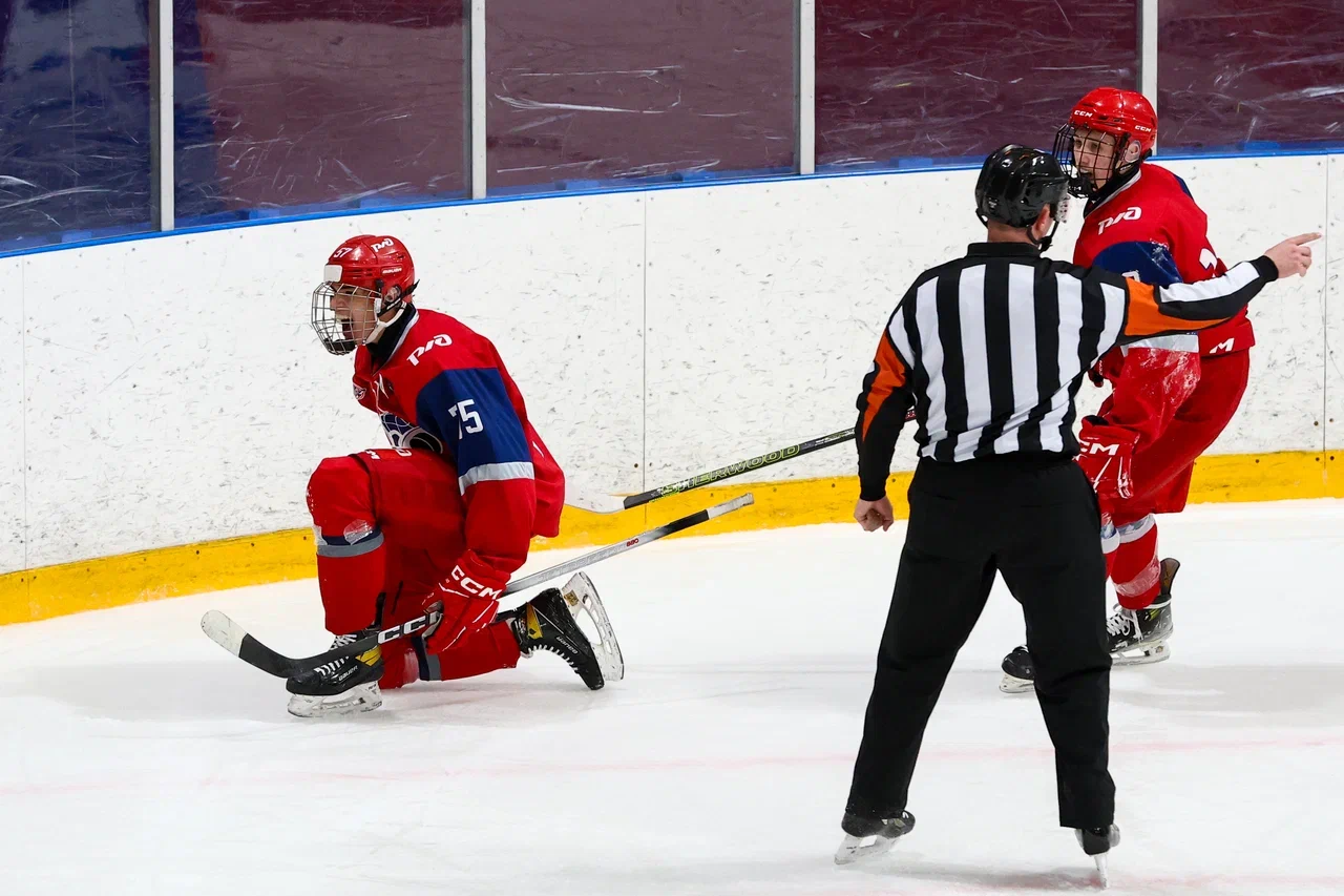 Фото: Локомотив - Академия Михайлова (Новомосковск) 2009