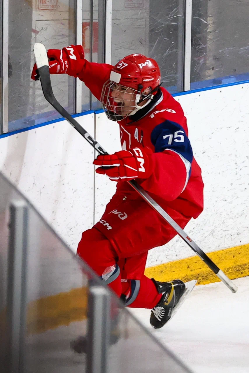 Фото: Локомотив - Академия Михайлова (Новомосковск) 2009