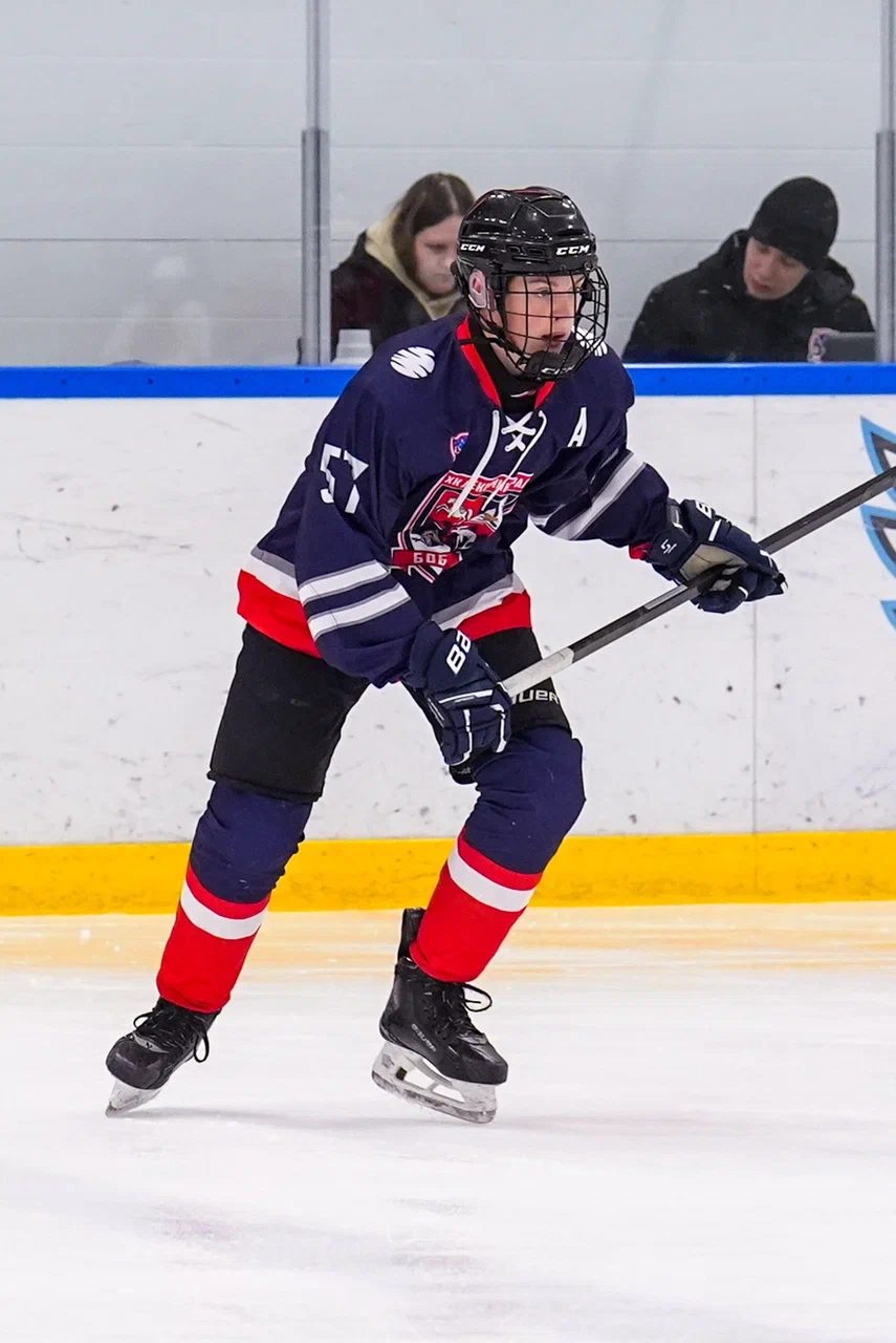 Фото: Деко Минералс - Московская академия хоккея (девочки) 2012