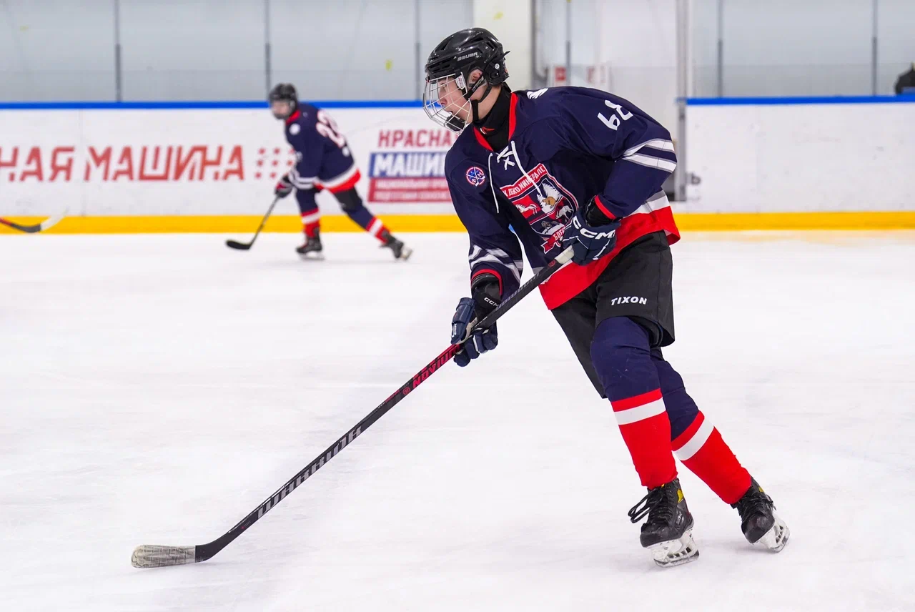 Фото: Деко Минералс - Московская академия хоккея (девочки) 2012