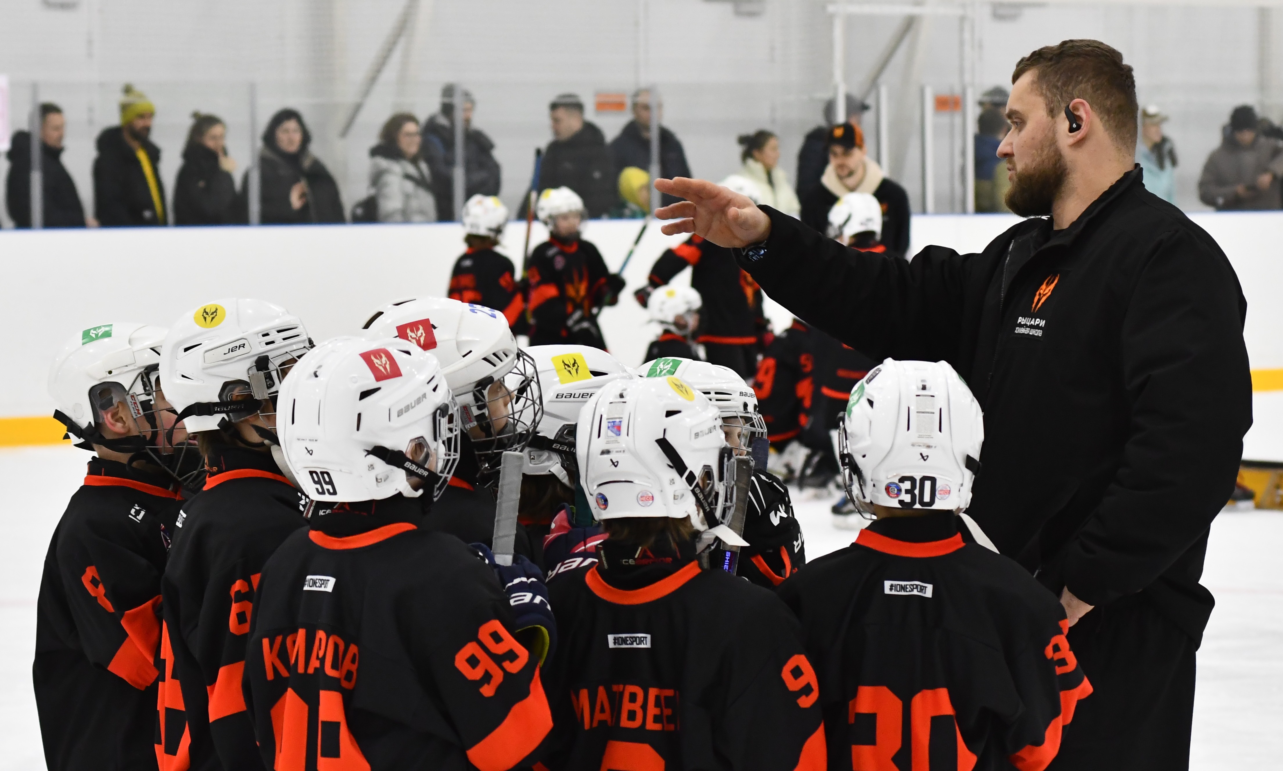 Фото: Первый игровой день второго этапа Кубка ФХМ среди команд 2017 года рождения