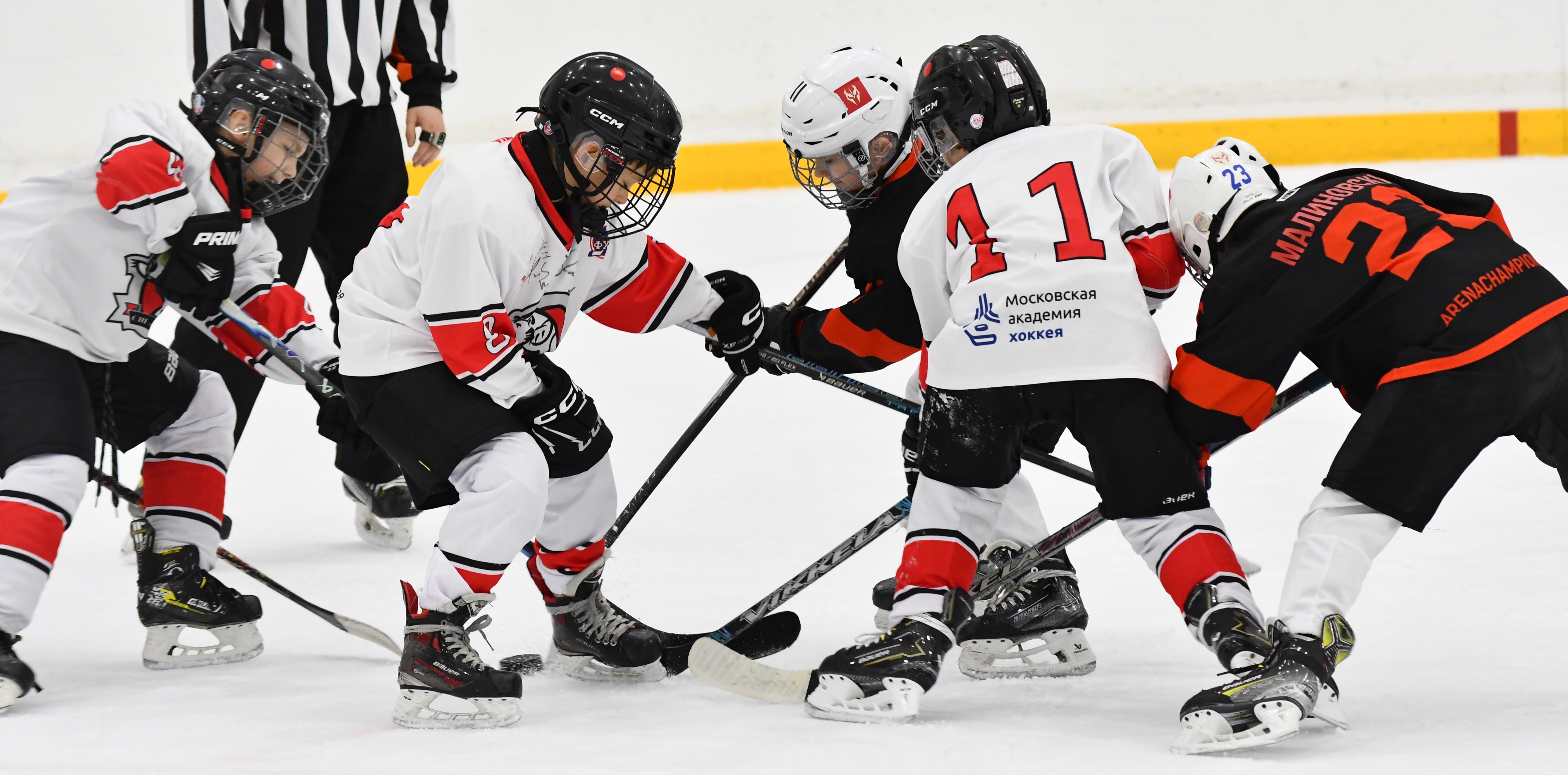 Фото: Первый игровой день второго этапа Кубка ФХМ среди команд 2017 года рождения