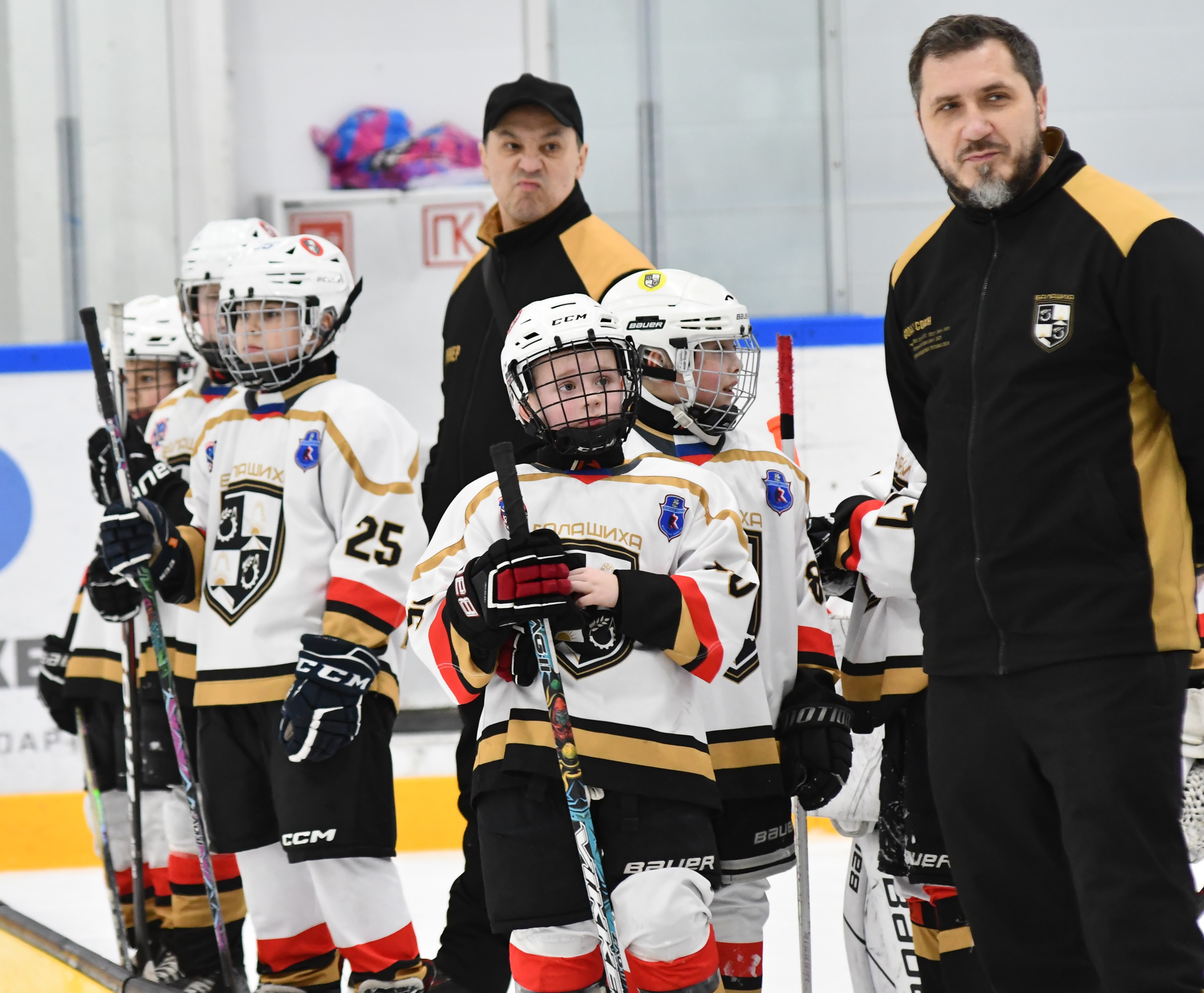 Фото: Первый день плей-офф второго этапа Кубка Москвы среди команд 2017 года рождения 