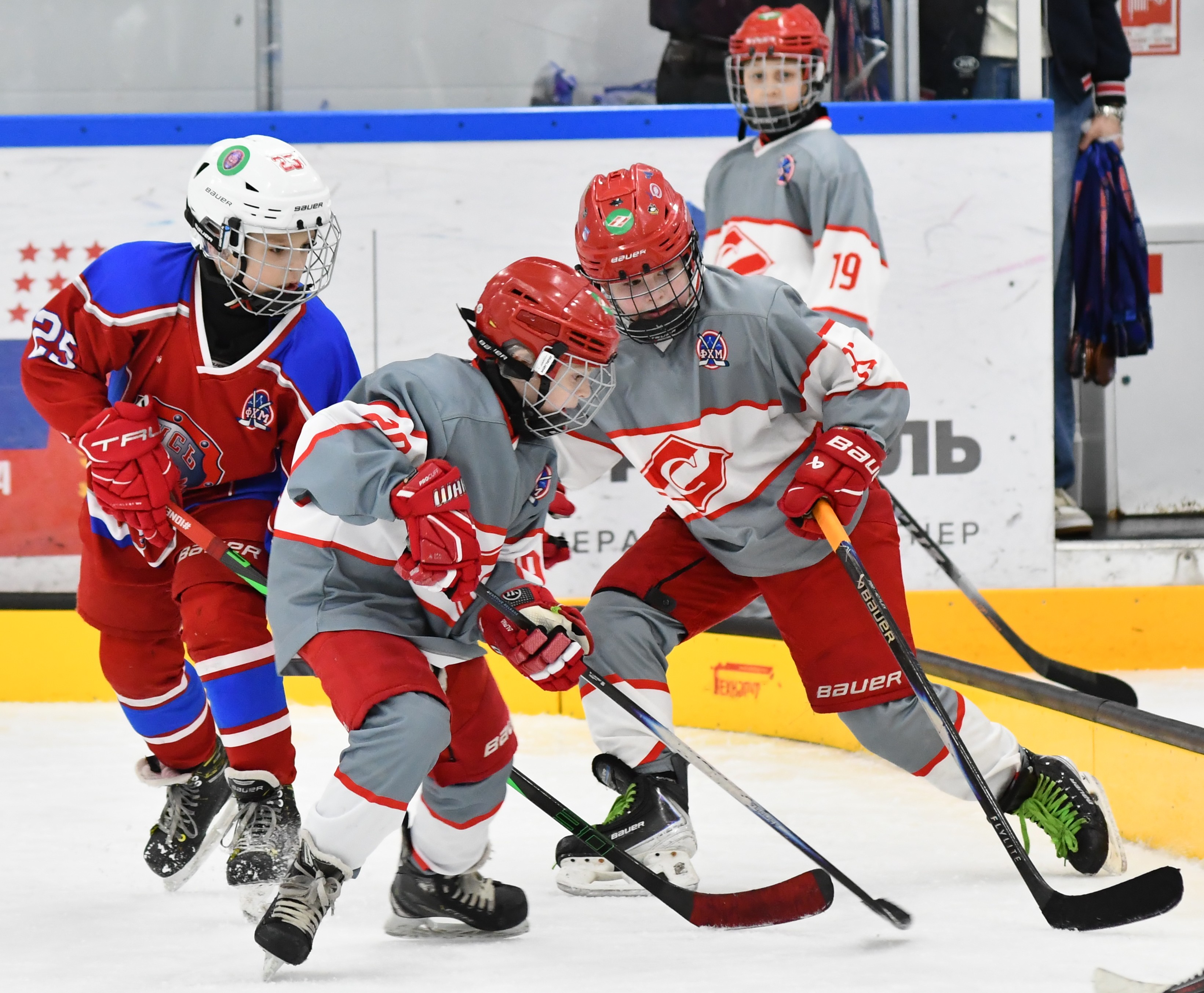 Фото: Финальный игровой день второго этапа Кубка Москвы среди команд 2017 года рождения 