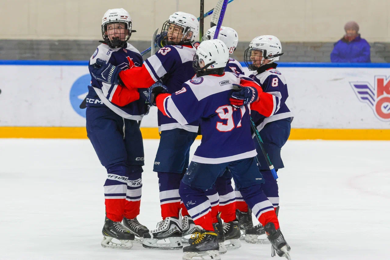 Фото: Крылья Советов - Локомотив-2004 2014