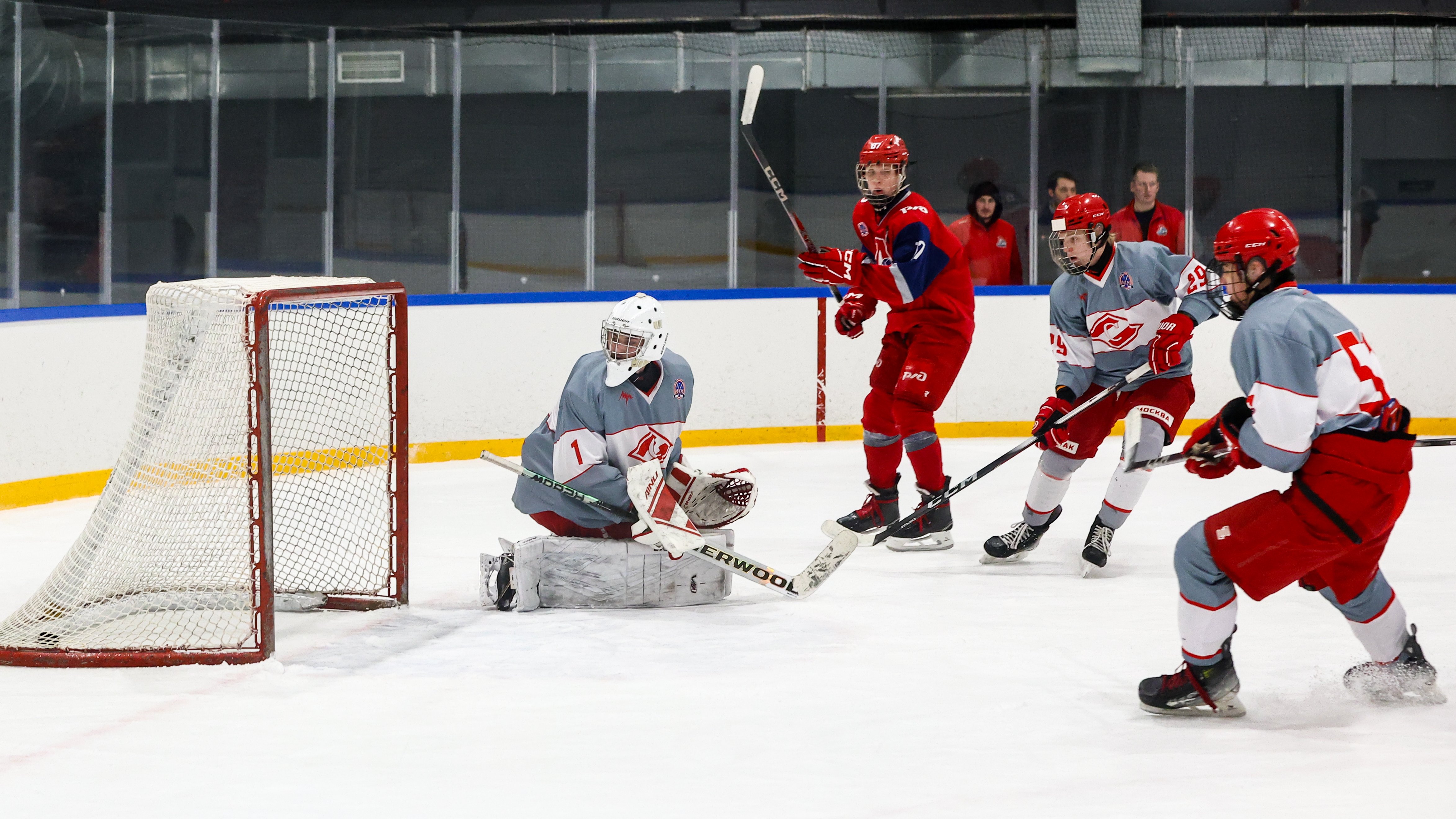 Фото: Локомотив 2004 - Спартак 2009