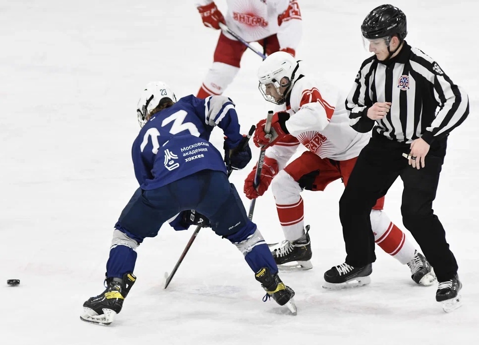 Фото: Белые медведи - Янтарь 2010, четвертый финальный матч плей-офф 