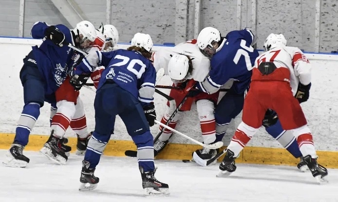 Фото: Белые медведи - Янтарь 2010, четвертый финальный матч плей-офф 