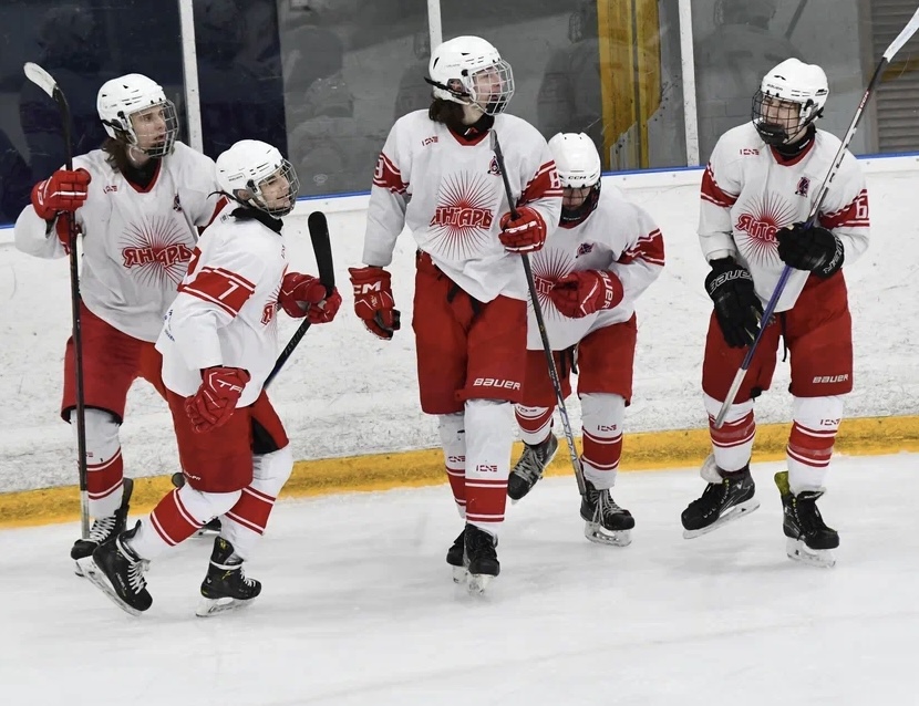 Фото: Белые медведи - Янтарь 2010, четвертый финальный матч плей-офф 