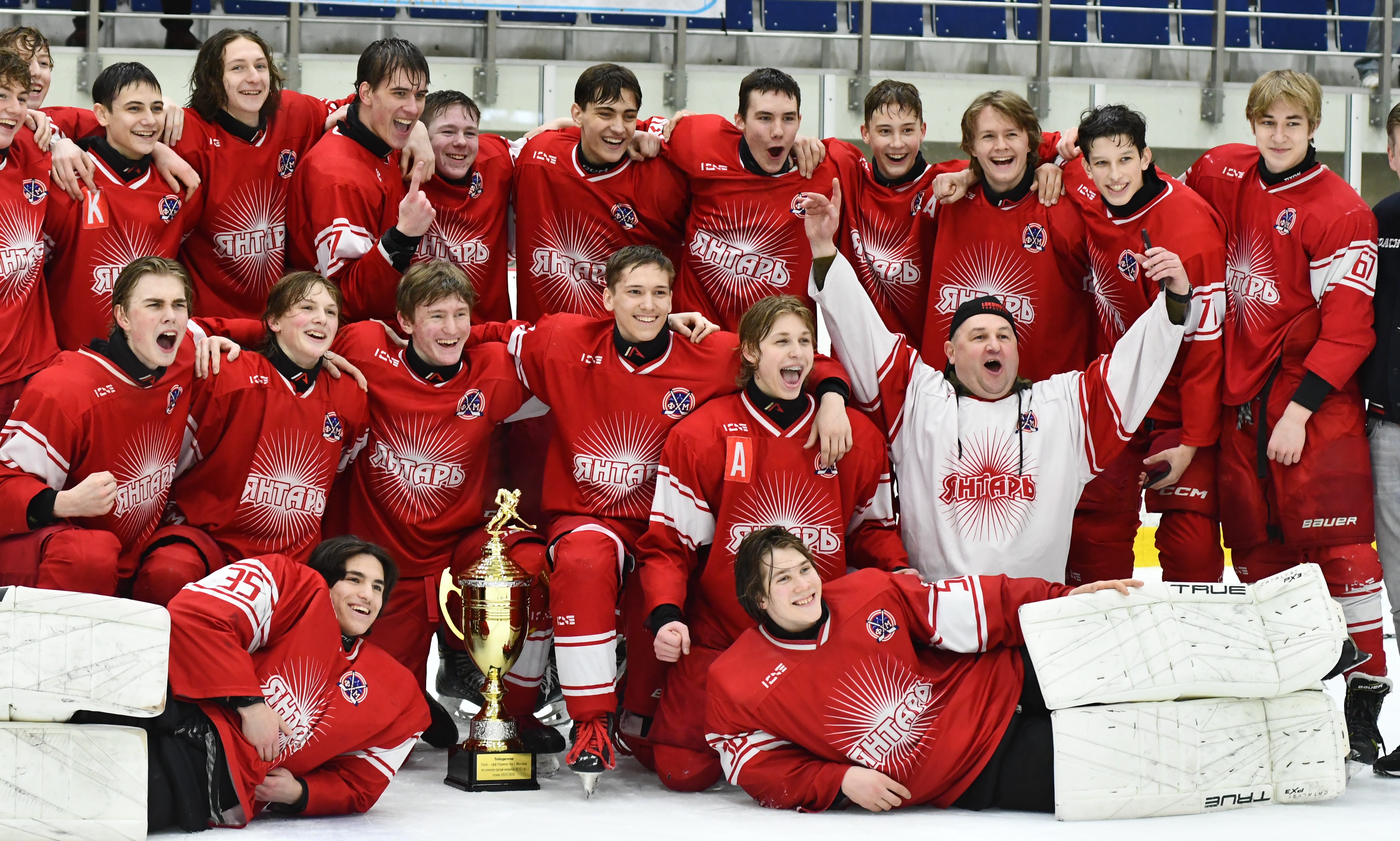 Фото: Янтарь - Белые медведи 2010, пятый матч финала плей-офф