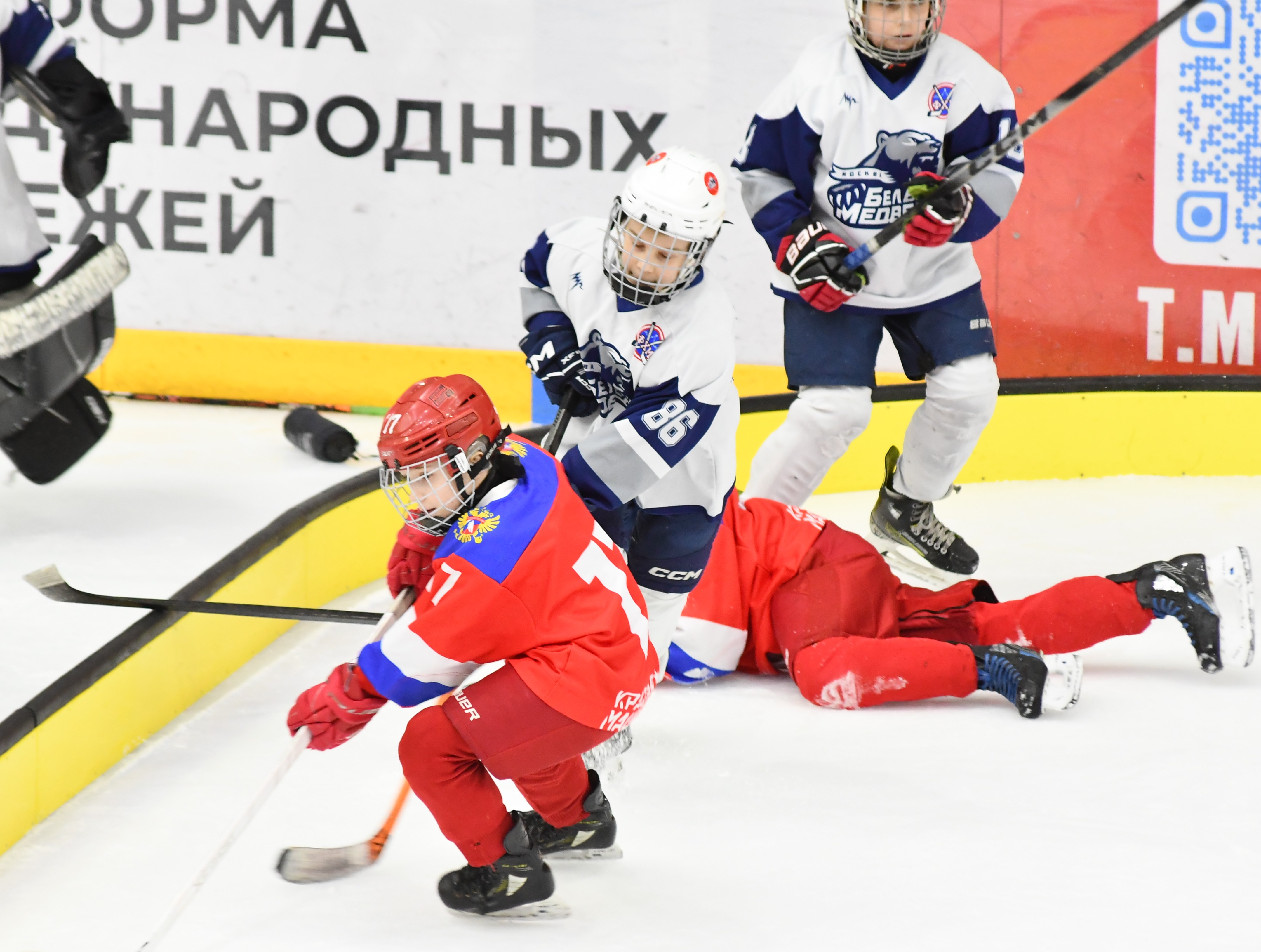 Фото: Красная Машина Юниор - Белые медведи 2016, переходный матч